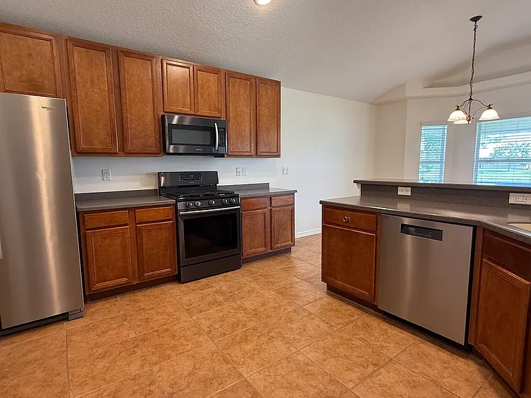 515 S Valencia Cir SW — Photo 11