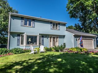 2705 Fountain Ln N, Plymouth, MN 55447
