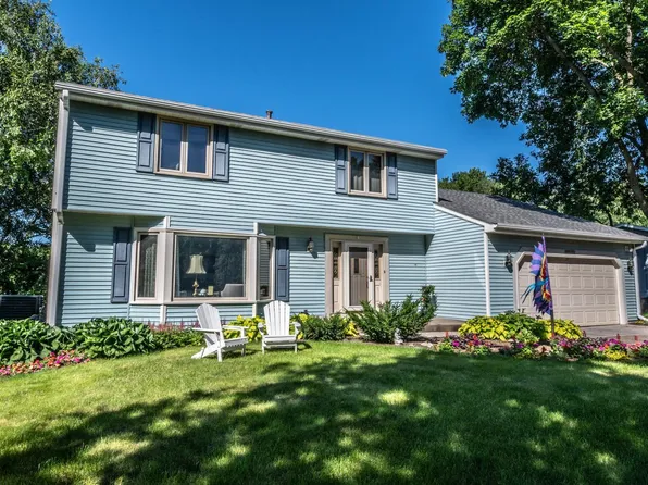 2705 Fountain Ln N, Plymouth, MN 55447