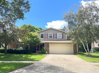 1039 Garfield Ave, Libertyville, IL 60048