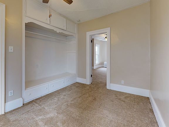 3rd image of 820 N Center St #1