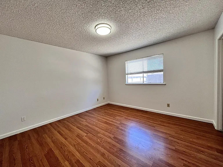 5337 W Richert Ave — Photo 7