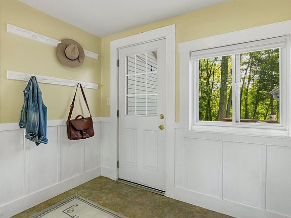 5th image of 136 Martin Road