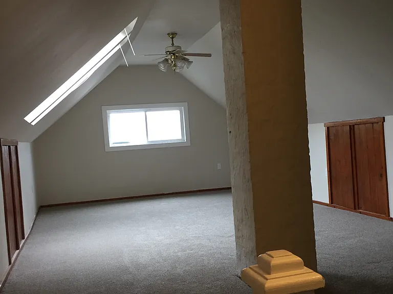 Large room with closet that can also be used as another bedroom (2 Skylights)