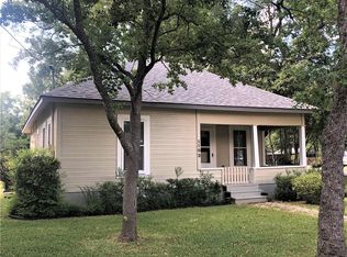 1102 Fisher St, Taylor, TX 76574