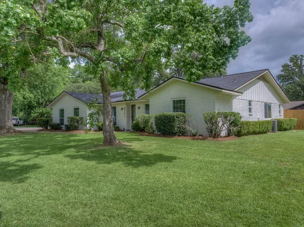 8701 Dogwood Trl, Haughton, LA 71037