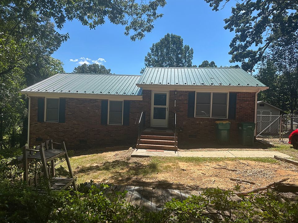 2nd image of 105 W Tidball St