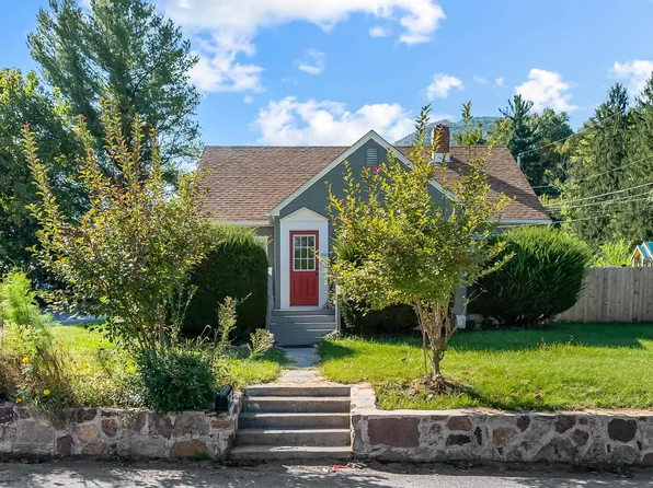 900 College St, Narrows, VA 24124