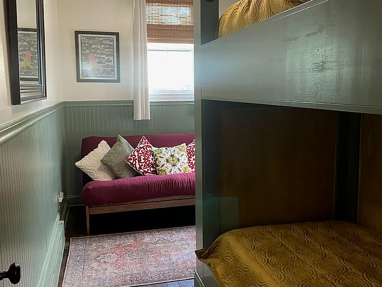 Bunkhouse bedroom with day bed