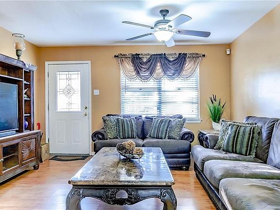 2nd image of 618 Johnson Dr