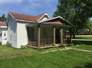 305 S White St, Sidney, IL