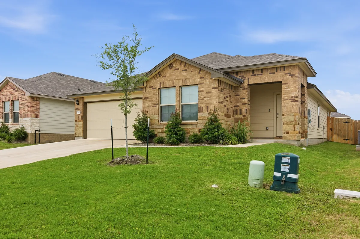 Building Photo - 2622 Leno Dr