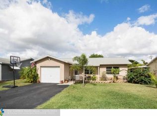 9501 NW 72nd St, Tamarac, FL 33321