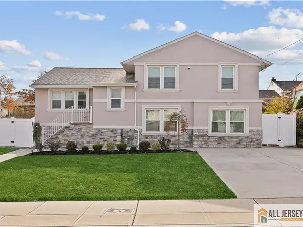 105 Markowitz St, Carteret, NJ 07008