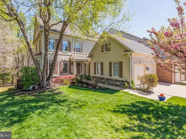 6256 Kingfisher Ln, Alexandria, VA 22312