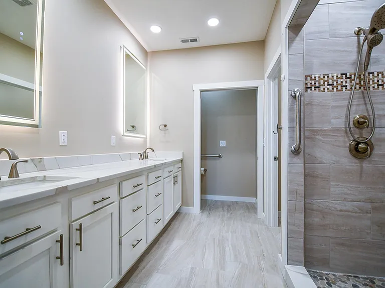 Rosenthal Dr — Photo 21