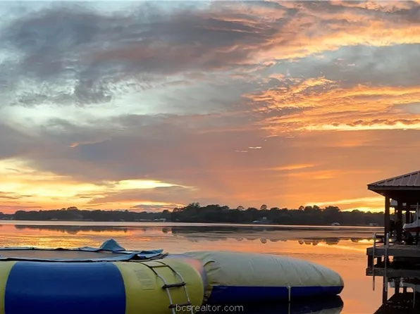 11452 Riley Green Rd, Franklin, TX 77856