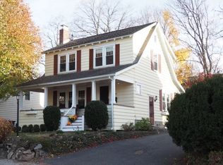 10 Maplewood Ter, Norwalk, CT 06851