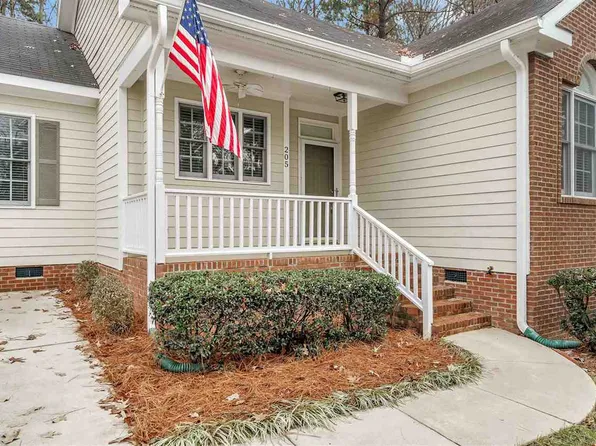 205 Dutch Hill Rd, Holly Springs, NC 27540