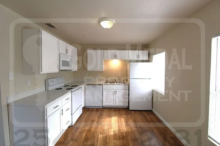 609 Sunset Ln #C — Photo 10