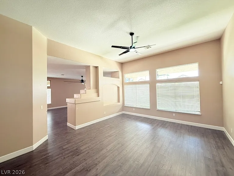 275 Macsnap Ave — Photo 2