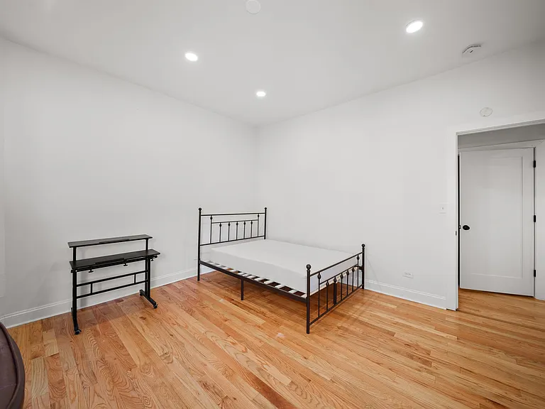 1118 Garnett Pl #1 — Photo 8