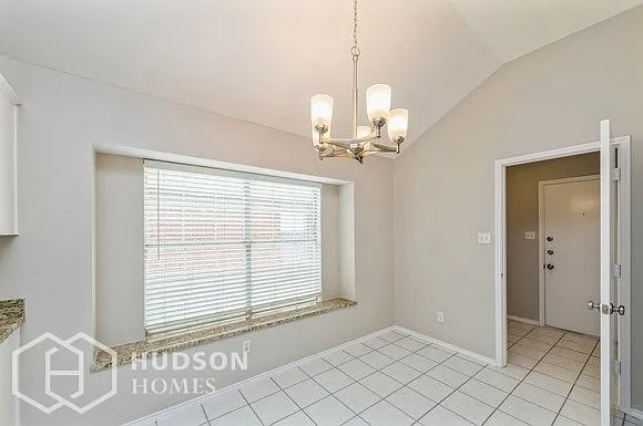 4136 Clary Dr — Photo 10