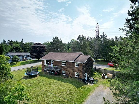 3rd image of 44 Lyden Dr