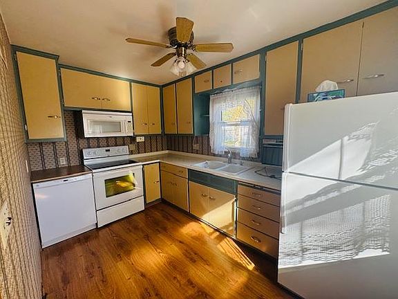 3rd image of 2975 Norwood Ave