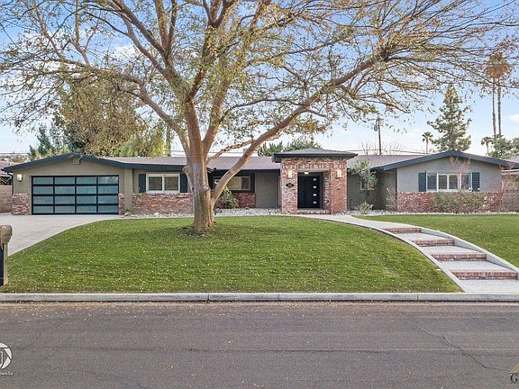 3rd image of 1136 Fairway Dr