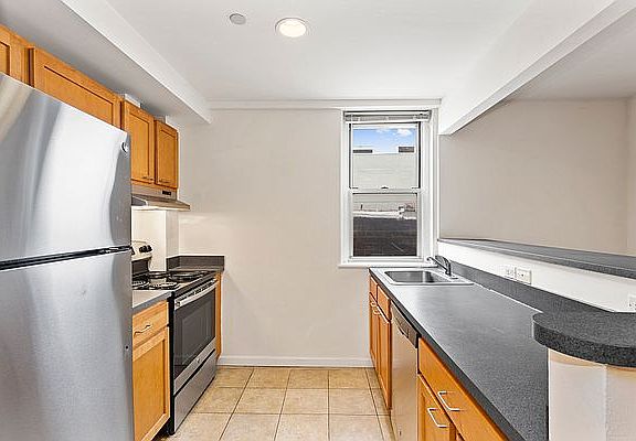 3rd image of 27-37 27th St APT 3C