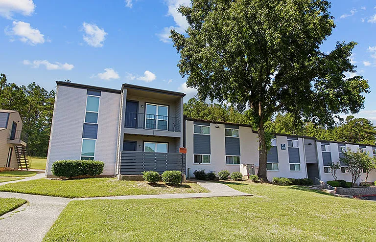 Granada Apartment Homes — Photo 33
