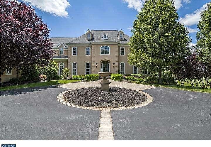 1st image of 100 Centrenest Ln