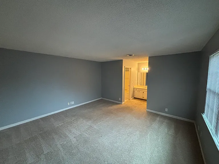 4001 Anderson Rd #C115 — Photo 6