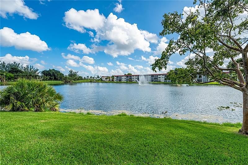 1st image of 9500 N Hollybrook Lake Dr APT 109
