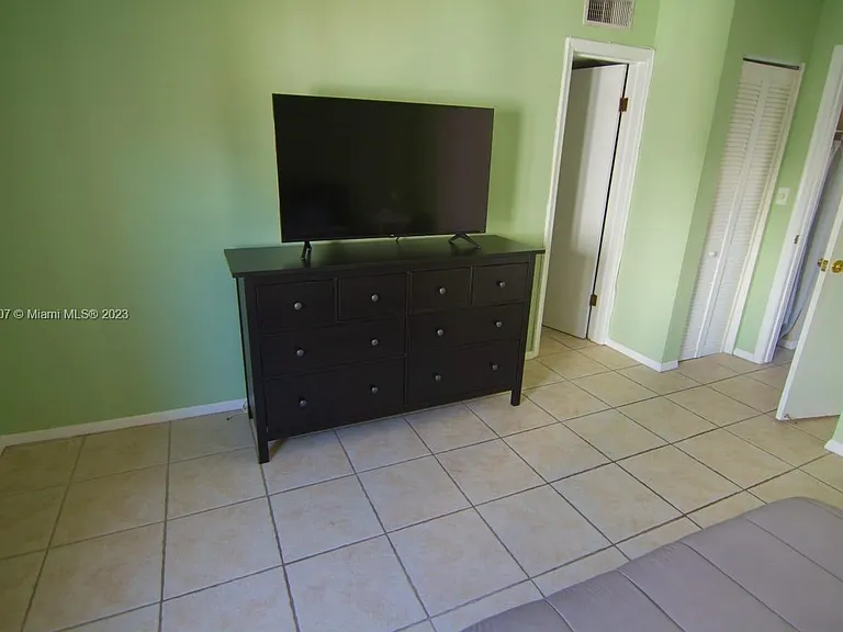 753 Michigan Ave #2D — Photo 12