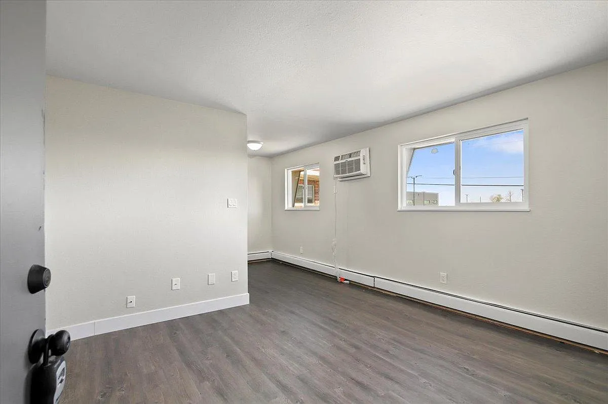 2 bed, 1122 sqft, $1,300 — Photo 3