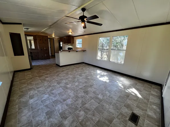 307 Wood Gate Dr, Seneca, SC 29678