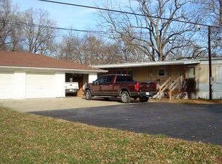 7016 Ollmeda St, Saint Joseph, MO 64504