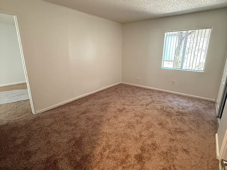 662 Hayvenhurst Ave #110 — Photo 3