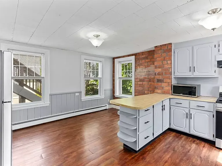 17 Lothrop St #1 — Photo 10