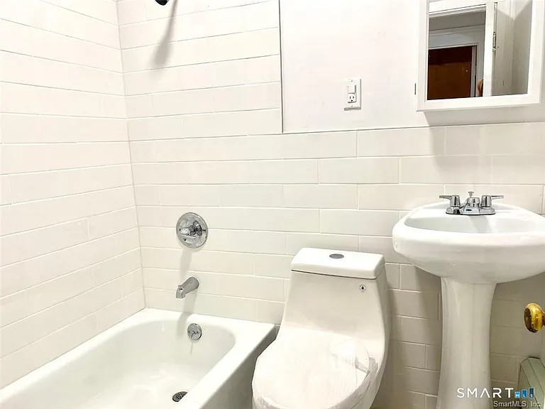 206 Franklin Ave #206 — Photo 5