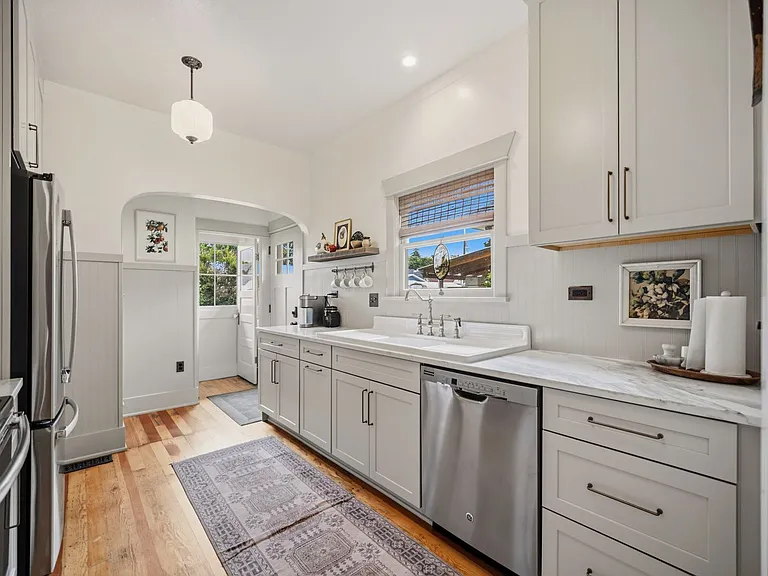 2612 W Dean Ave — Photo 4