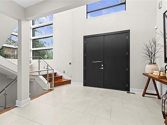 5th image of 6537 Ridge Rd