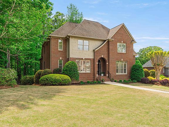 2nd image of 1033 Hastings Cir