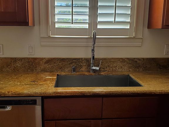 Stainless steel sink