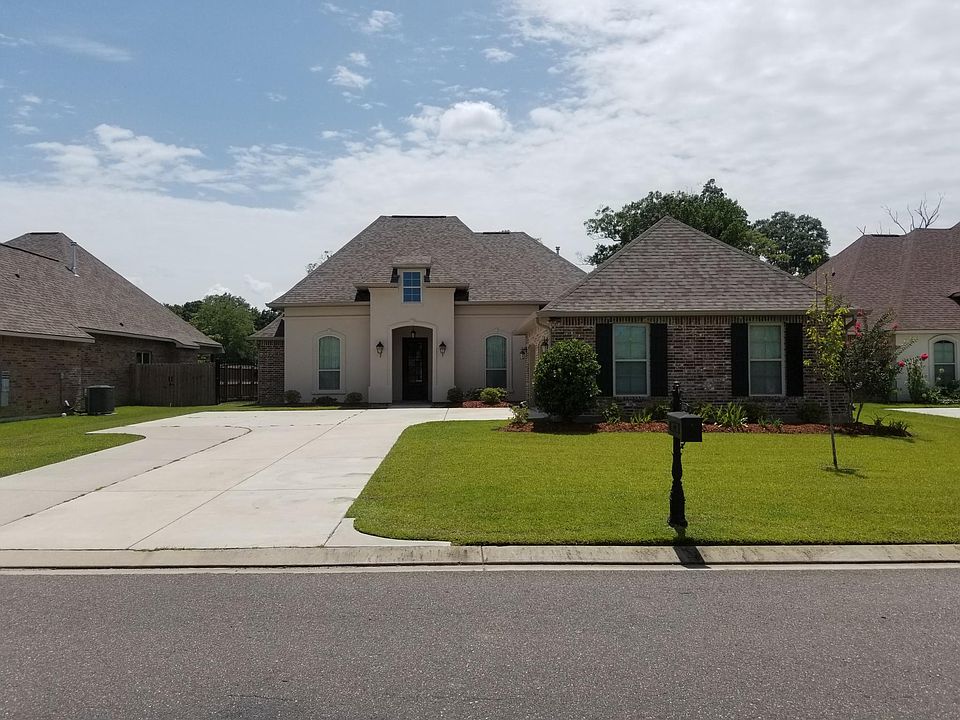 1st image of 18095 Old Trail Dr