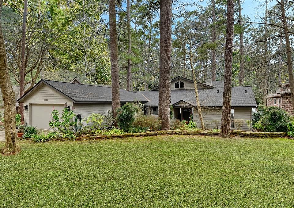 1st image of 15749 Lakeway Dr