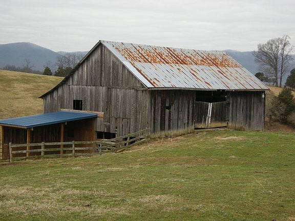 Hay Barn with Run-in Shed