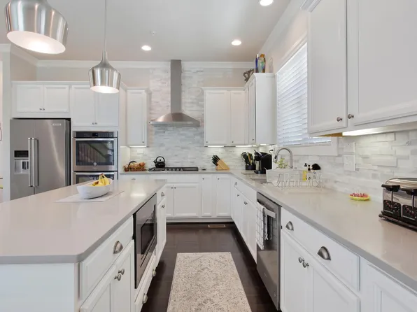 300 Lantana Ln, Woodstock, GA 30188